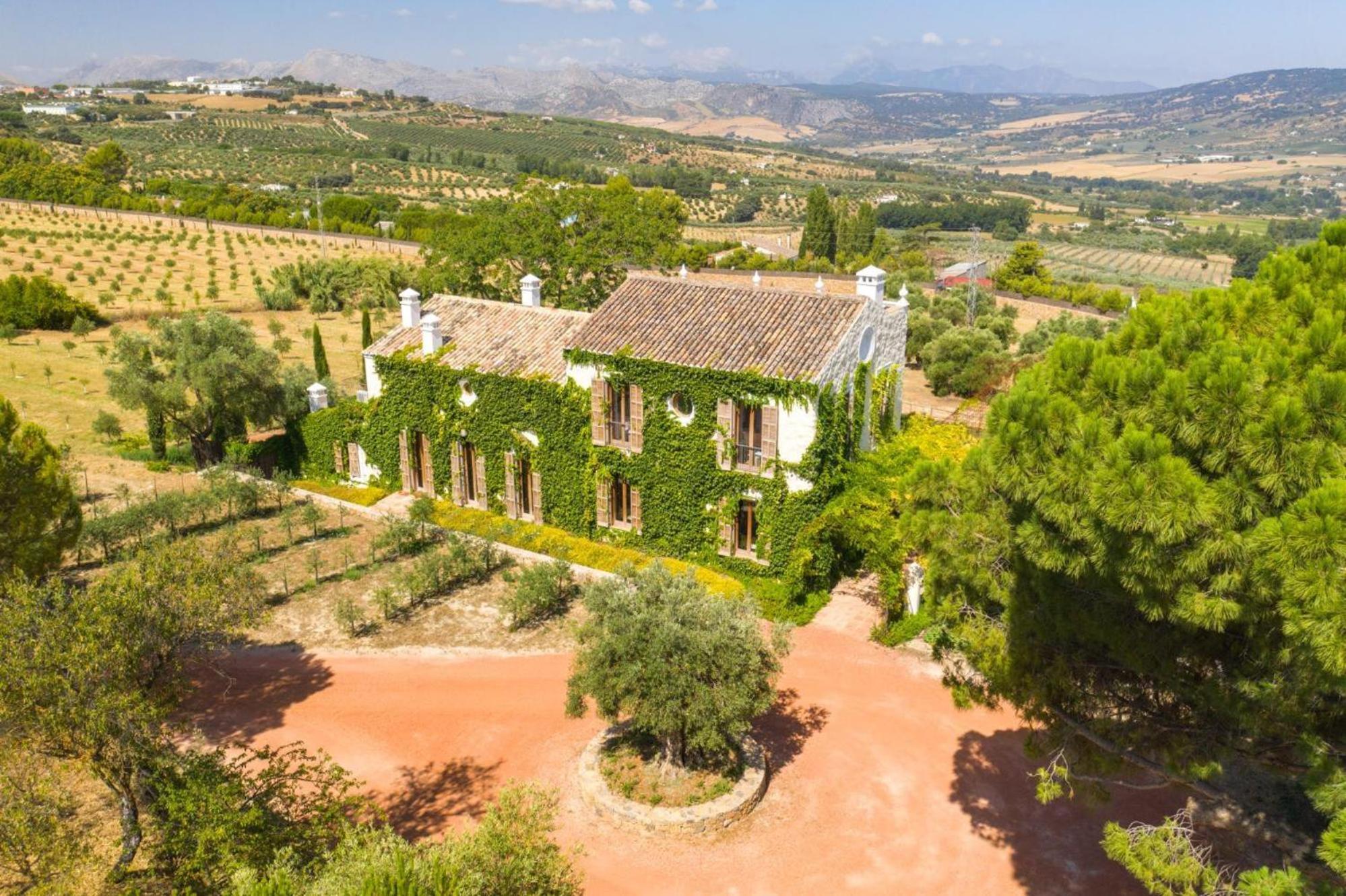 Cortijo La Almazara Villa